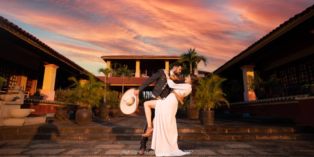 Save the Date Moment 12